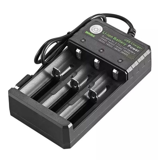 16850 Battery Charger For 3.7V lithium ion Rechargeable Batteries (3-slots)